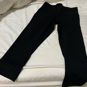 Size 6 lululemon crop leggings